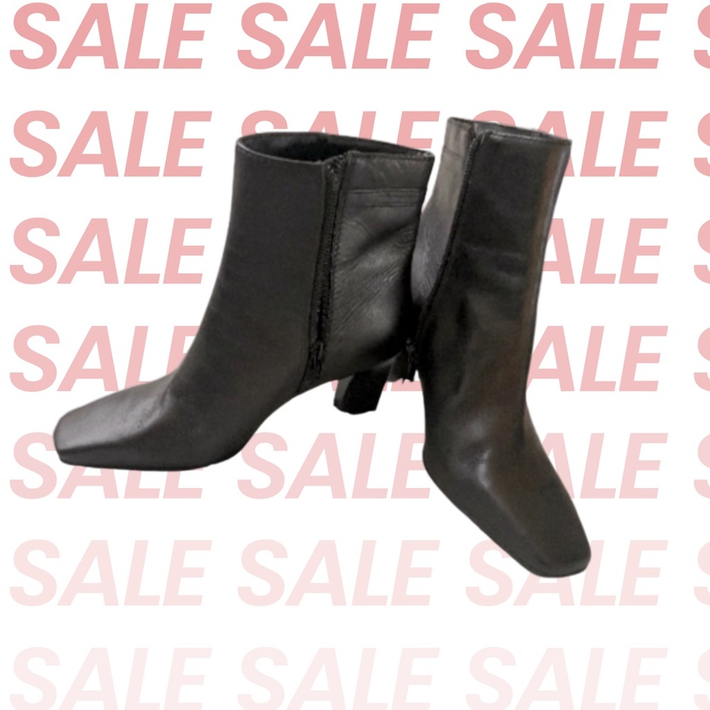 Apostrophe Women's Buckle Ankle Boots size 6